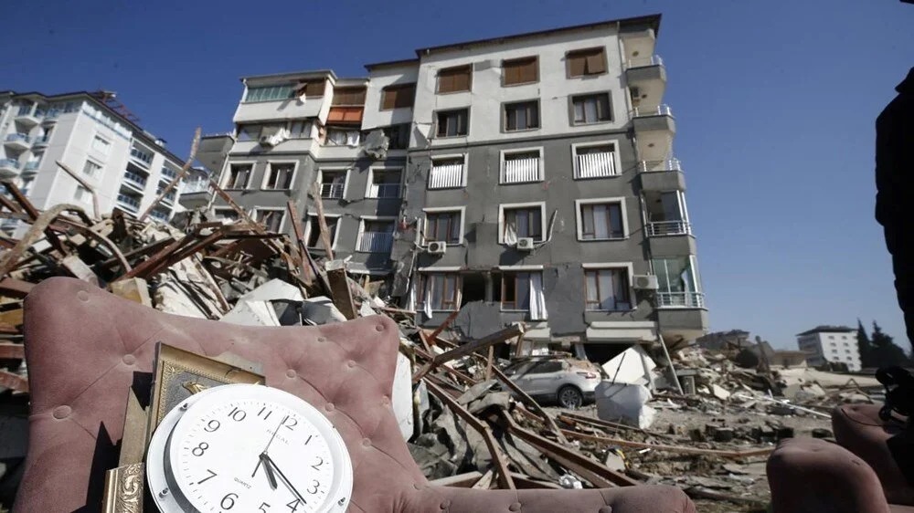 Asrın yıkımı: 105 saniye boyunca yer yerinden oynadı - 3
