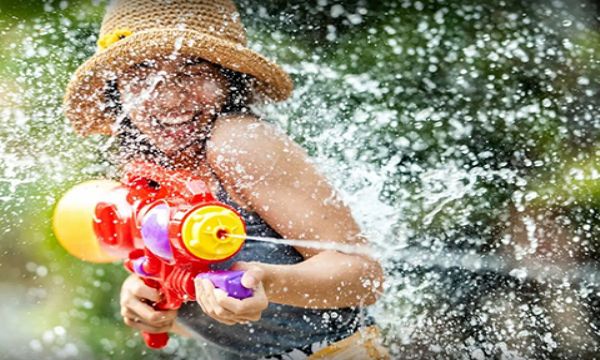 Songkran: Dünyanın en büyük su savaşı