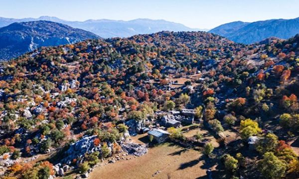 Kurt saldırıları nedeniyle terk edilen köye turist yağıyor
