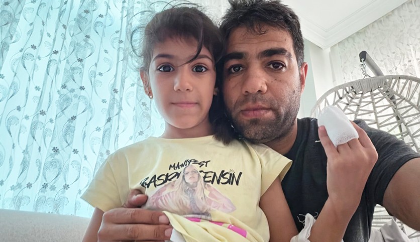 Elektrikli bisiklet devrildi, baba ile kızı ölümden döndü