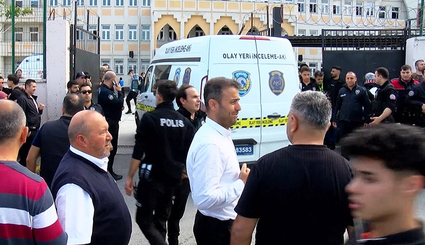 Öğrenciler arasında kavga; 2 yaralı