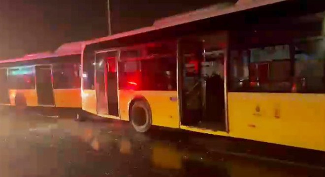 3 İETT otobüsü çarpıştı; yaralılar var