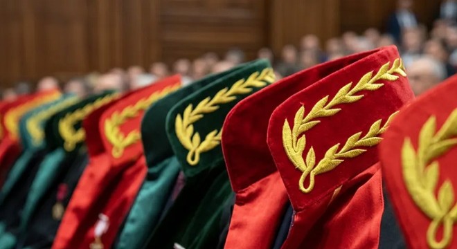 84 hakim ve savcı meslekten çıkarıldı