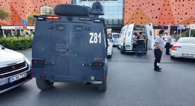 AVM’de silahlı saldırı: 2 yaralı