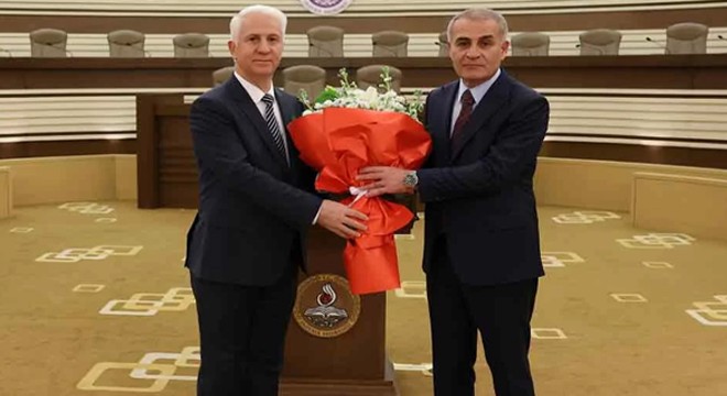 AYM'de görev değişimi