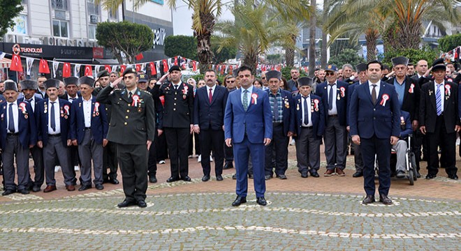 Antalya'da Çanakkale şehitleri törenle anıldı