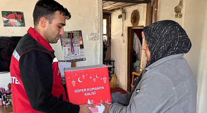 Antalya'da ailelere ramazan kolisi dağıtımı