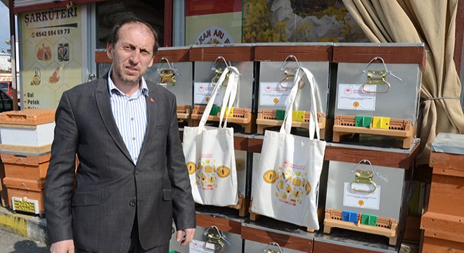 Antalya'da genç arıcılara destek