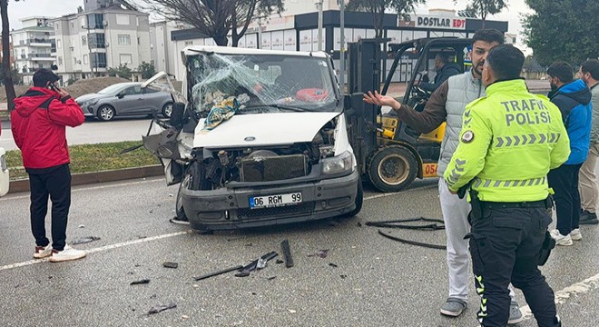 Antalya'da kaza: 1'i çocuk, 3 yaralı