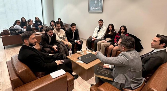 Antalya'da stajyer avukatlara hukuk ve edebiyat söyleşisi