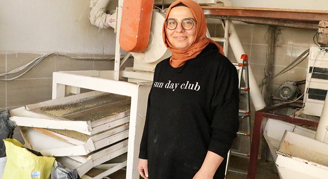 Baba yadigarı 'ekmek teknesi' değirmeni 15 yıldır işletiyor