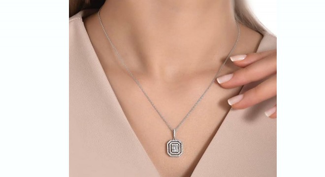 Baroni Diamond ile Zamansız Şıklığın Sembolü Altın Baget Modelleri
