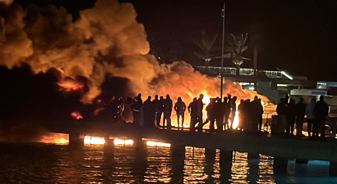 Bodrum Marina'da 5 motoryat yandı