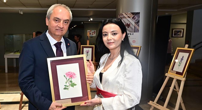 Isparta’nın kokusu Kepez’de sanatla buluştu