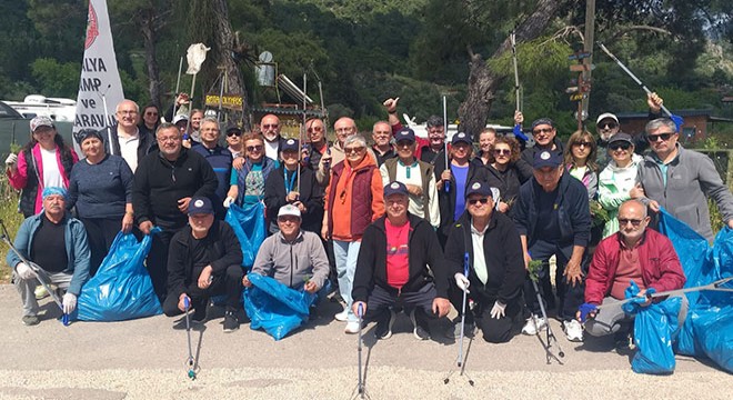 Karavan tutkunlarından Olimpos’ta çevre temizliği