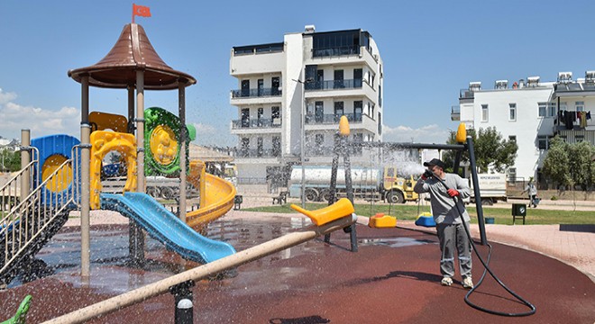 Kepez’de park ve oyun alanlarında hijyen seferberliği