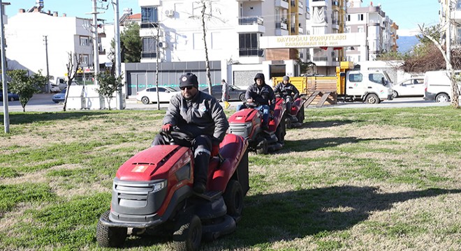 Kepez’de yeşil alanlar park ve bahçeler ekiplerine emanet