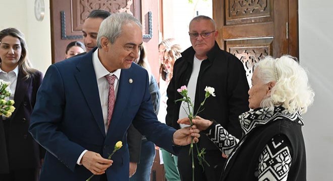 Kocagöz, 8 Mart’ta personellerini unutmadı