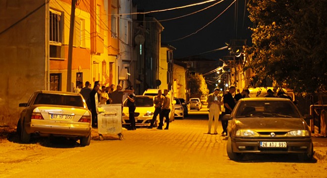 Komşu iki aile arasında kavga: 1’i polis, 11 yaralı