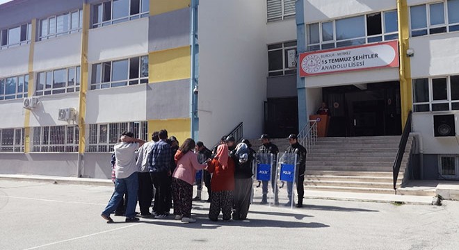 Lisede deprem tatbikatı