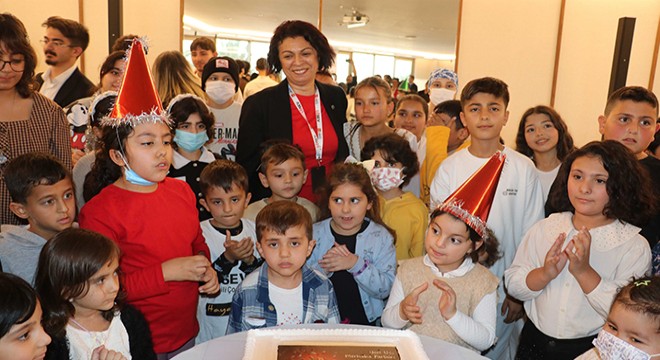 Lösemili çocuklar için yeni yıla merhaba partisi