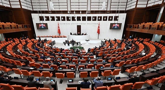 Meclis’e dilekçe yağdı: Kadınlar da askere alınsın