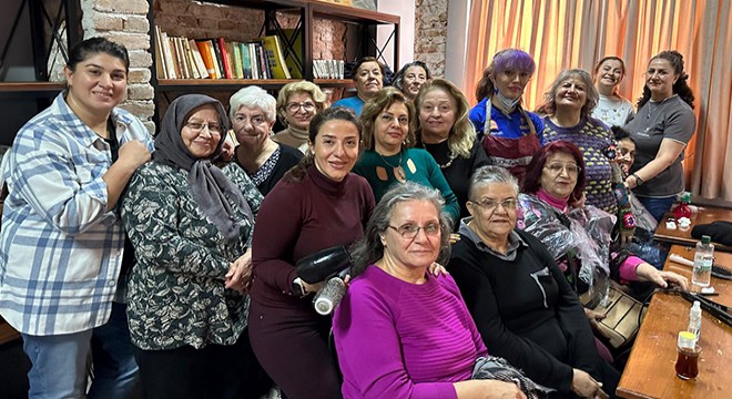 Muratpaşa Yaşlı Evleri’nde kişisel bakım uygulaması