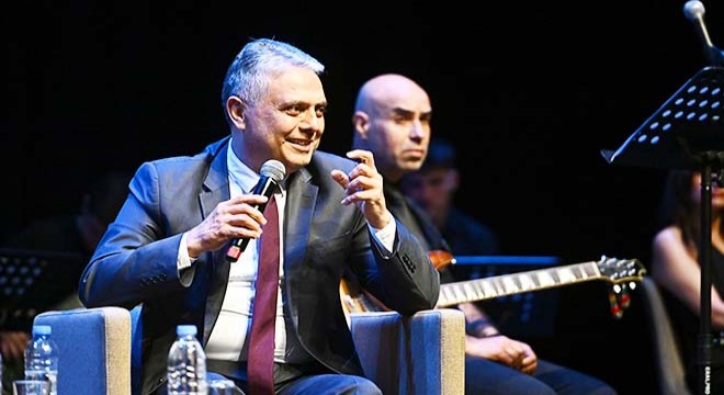 Muratpaşa’da şiir ve müzik dolu gece