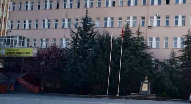 Okulda şiddet bitmiyor: Öğretmen, müdürü kovaladı