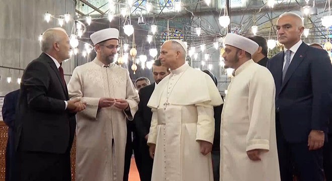Papa 14’üncü Leo Sultanahmet Camii’ni ziyaret etti