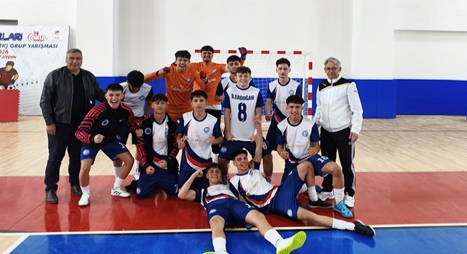 Serikli gençler futsalda grup birincisi