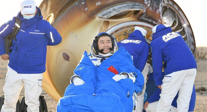 ‘Shenzhou-20’ mürettebatı Dünya'ya döndü