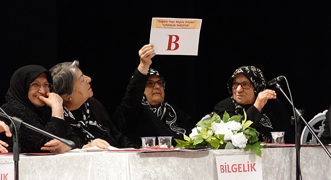 Yaşlılar hem yarıştı hem eğlendi